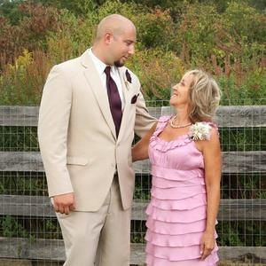 Meet your Posher, Mona